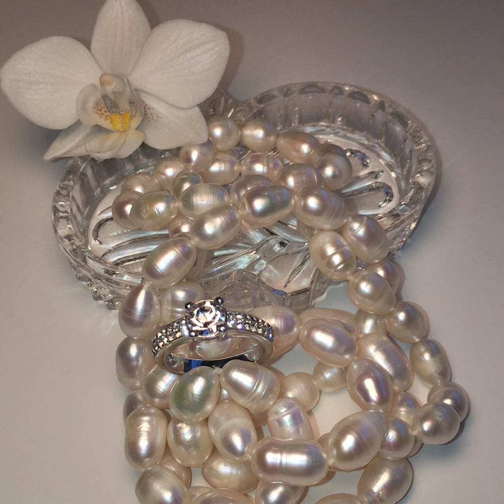 ⭐️SALE⭐️Swarovski sparkling Ring .7. Holiday Fun - Picture 3 of 8